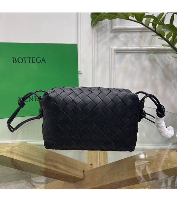 Bottega Veneta Loop Black Original Calfskin Leather Medium Crossbody Bag