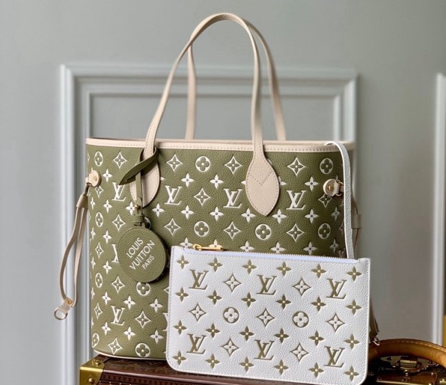 Louis Vuitton Neverfull MM Tote Bag in Printed and Embossed Leather M46102 Green/Beige 2022