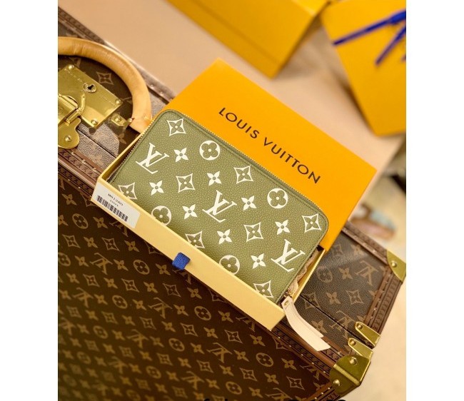 Louis Vuitton Zippy Wallet in Monogram Different-Colored Leather M81279 Green 2022