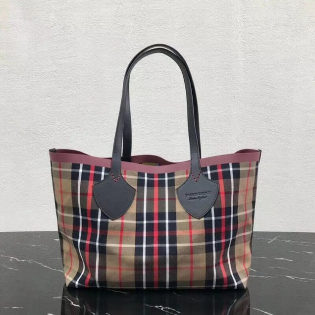 Burberry Medium Reversible Tote in Vintage Canvas Check and Leather 2018 (5) Collection