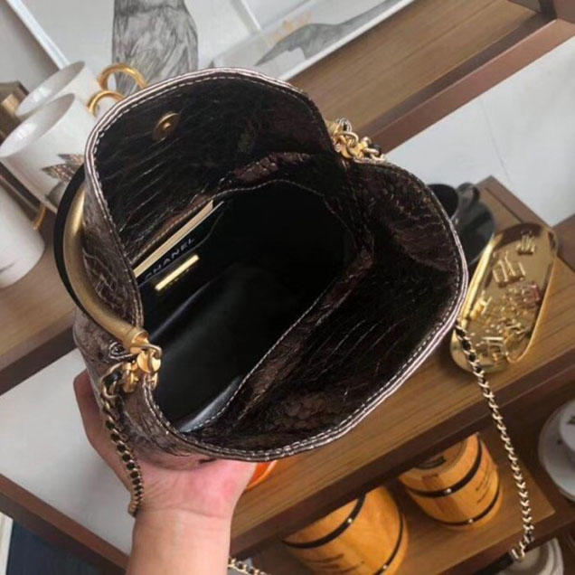 Chanel Chevron Python Handle with Chic Bucket Bag A57861 Metallic Pink Gold 2018 Collection