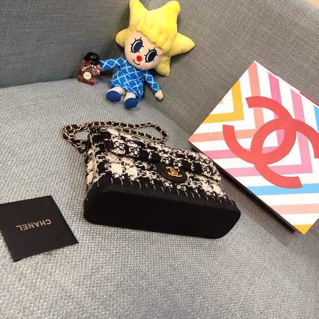 Chanel Tweed and Woven Straw Classic Flap Bag 25cm Gold Hardware Caviar Lambskin Leather Cruise 2019 Collection Black White Multi