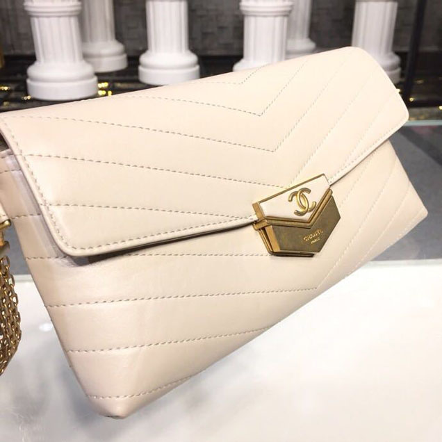 Chanel Chevron Calfskin Envelope Clutch Bag A57493 25cm Gold Hardware Lambskin Leather Metiers d鈥橝rt Paris-Hamburg 2018 White
