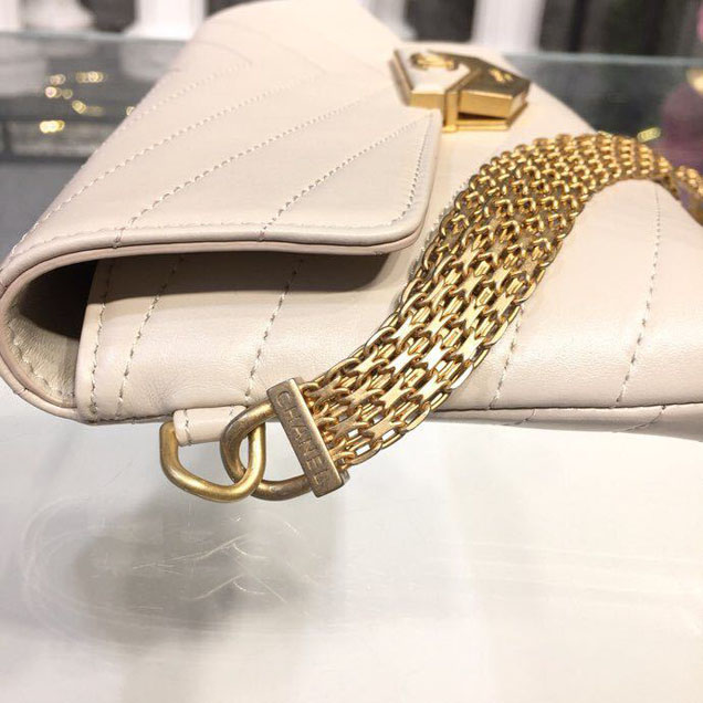 Chanel Chevron Calfskin Envelope Clutch Bag A57493 25cm Gold Hardware Lambskin Leather Metiers d鈥橝rt Paris-Hamburg 2018 White