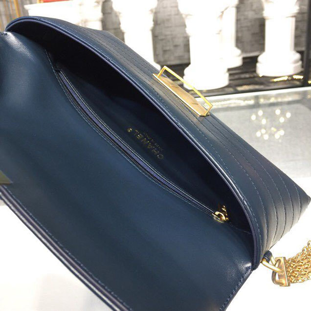 Chanel Chevron Calfskin Envelope Clutch Bag A57493 25cm Gold Hardware Lambskin Leather Metiers d鈥橝rt Paris-Hamburg 2018 Navy Blue