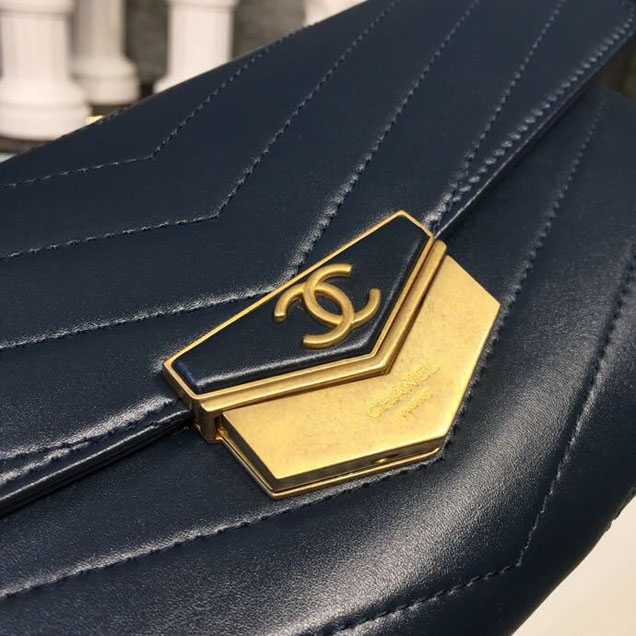Chanel Chevron Calfskin Envelope Clutch Bag A57493 25cm Gold Hardware Lambskin Leather Metiers d鈥橝rt Paris-Hamburg 2018 Navy Blue