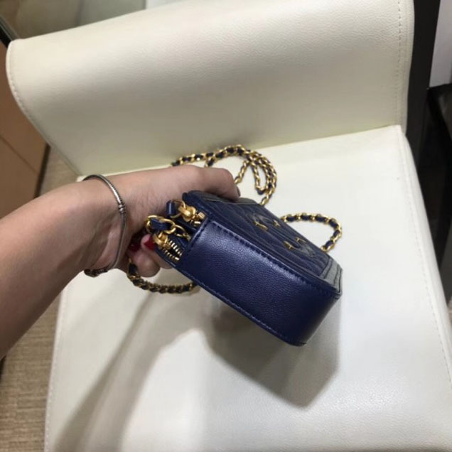 Chanel CC Filigree Grained Clutch with Chain Bag Royal Blue 2018