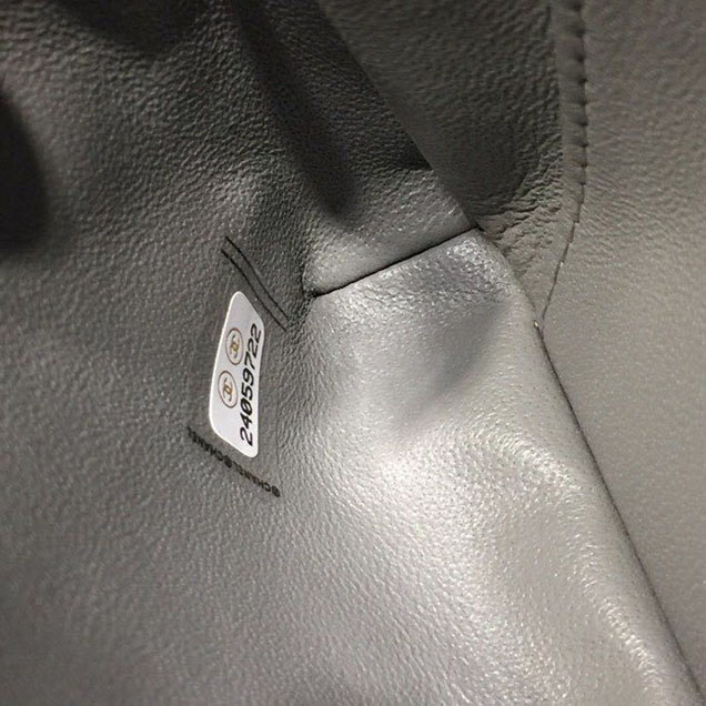 Chanel Enamel CC Flap Bag 22cm Aged Gold Hardware Lambskin Leather Mtiers d'Art Paris-Hamburg 2018 Collection Grey