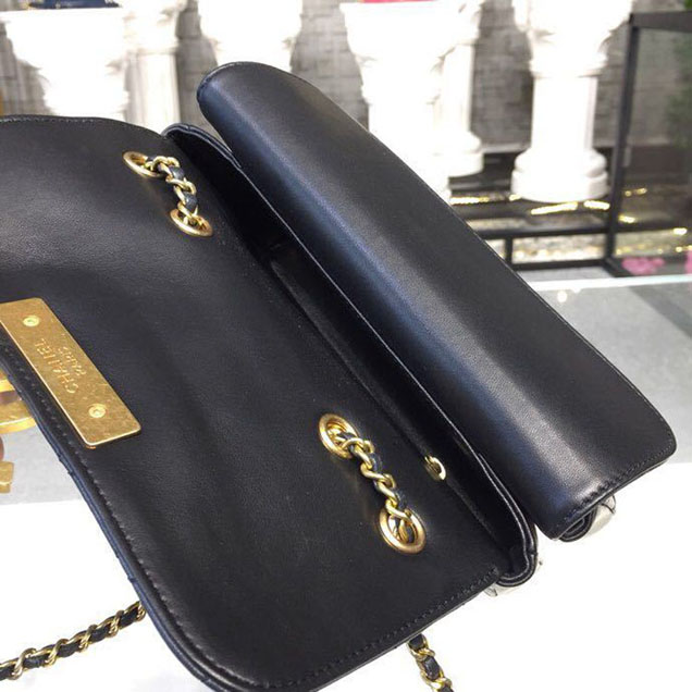Chanel Enamel CC Flap Bag 22cm Aged Gold Hardware Lambskin Leather Metiers d'Art Paris-Hamburg 2018 Collection Navy
