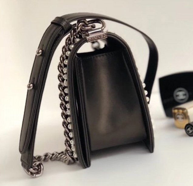 Chanel Tweed Pearls Medium Boy Flap Bag Black/Navy Blue 2018