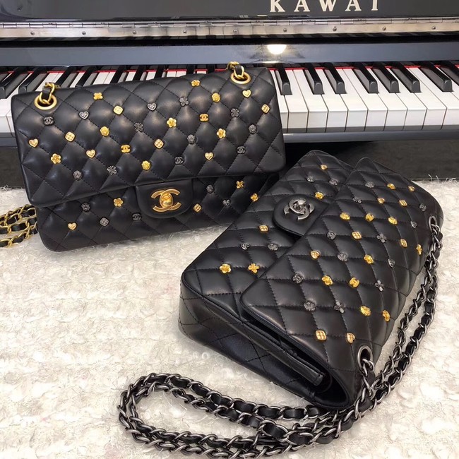 CHANEL Classic Handbag Lambskin Silver-Tone & Ruthenium-Finish Metal A01112 Black 