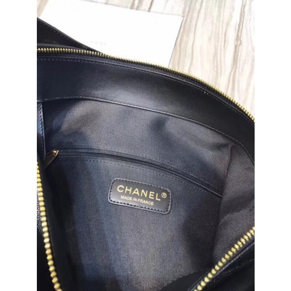 Chanel Grined Calfskin Hobo Handbag A57966 Black 2018 Collection