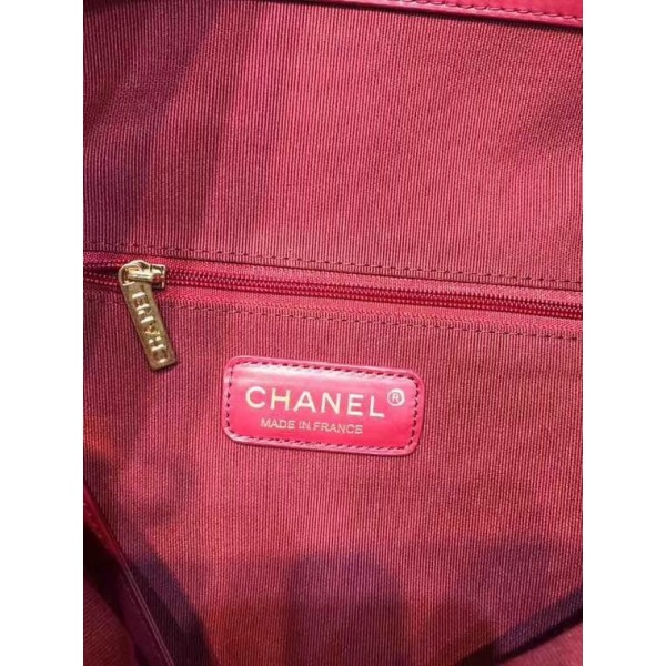 Chanel Grined Calfskin Hobo Handbag A57966 Burberrygundy 2018 Collection