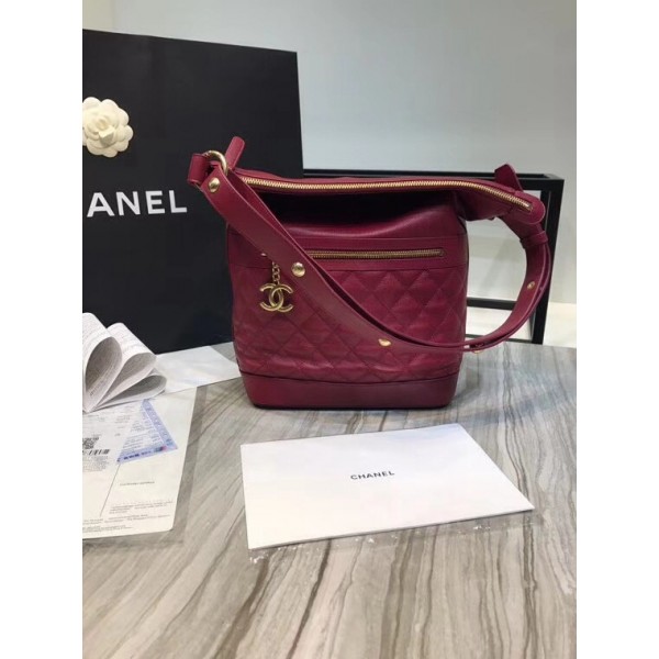 Chanel Grined Calfskin Hobo Handbag A57966 Burberrygundy 2018 Collection
