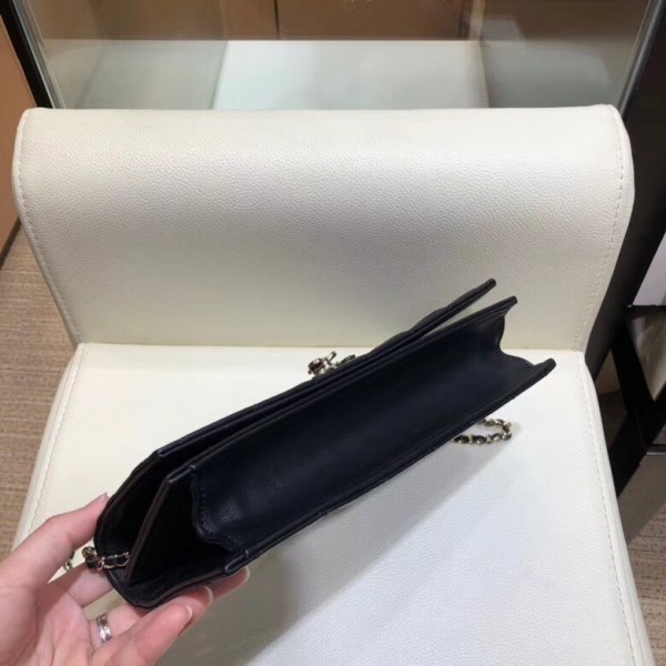 Chanel Camellia Logo Lambskin Chain Clutch Bag A94575 Black 2018
