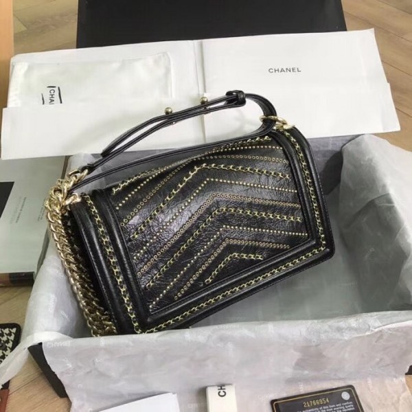 Chanel Crumpled Calfskin Medium Boy Chanel Bag A67086 Black 2018(Gold-Tone Metal) Collection