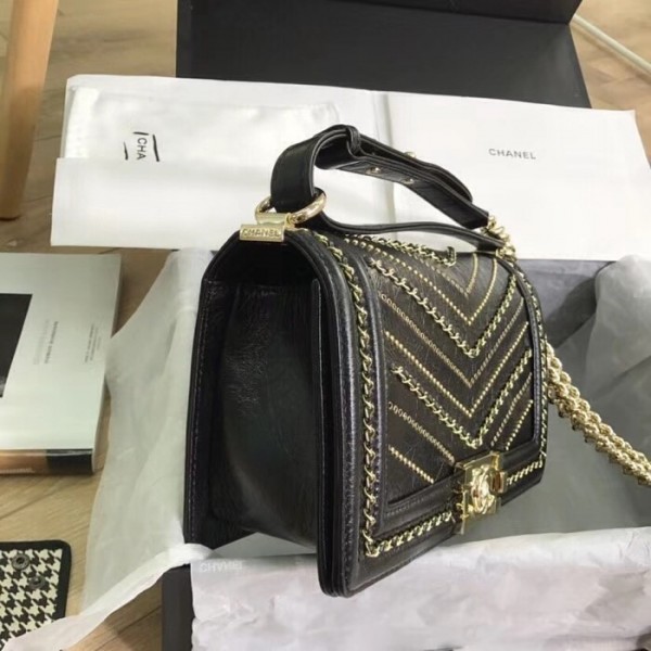 Chanel Crumpled Calfskin Medium Boy Chanel Bag A67086 Black 2018(Gold-Tone Metal) Collection