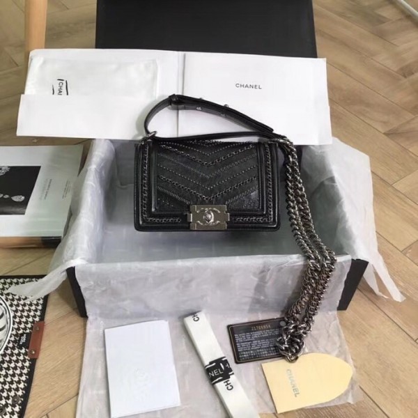 Chanel Crumpled Calfskin Small Boy Chanel Bag A67085 Black 2018(Silver-Tone Metal) Collection