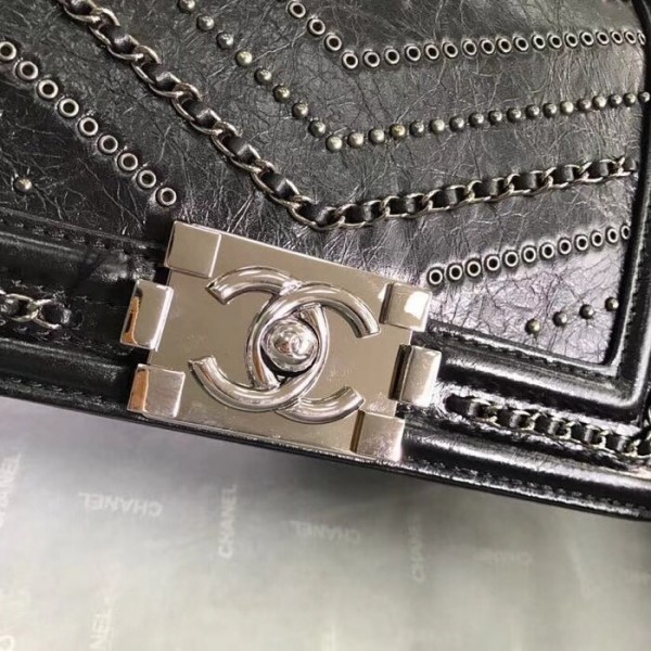 Chanel Crumpled Calfskin Small Boy Chanel Bag A67085 Black 2018(Silver-Tone Metal) Collection