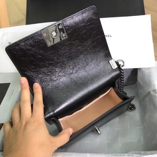 Chanel Crumpled Calfskin Small Boy Chanel Bag A67085 Black 2018(Silver-Tone Metal) Collection