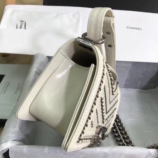 Chanel Crumpled Calfskin Small Boy Chanel Bag A67085 Ivory 2018(Silver-Tone Metal) Collection