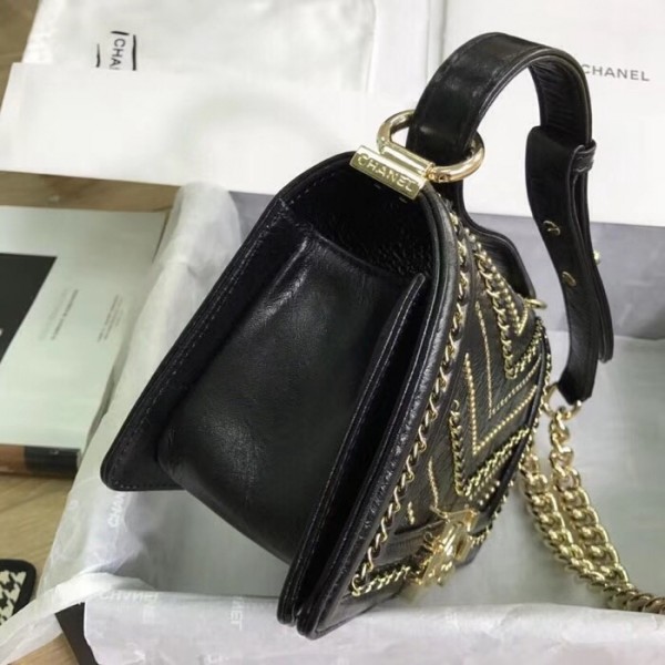 Chanel Crumpled Calfskin Small Boy Chanel Bag A67085 Black 2018(Gold-Tone Metal) Collection