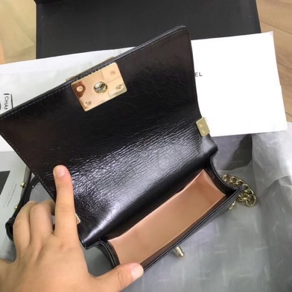 Chanel Crumpled Calfskin Small Boy Chanel Bag A67085 Black 2018(Gold-Tone Metal) Collection