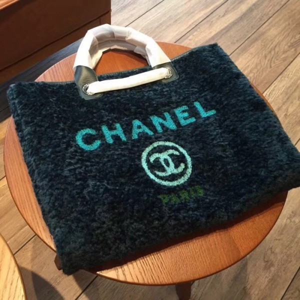 Chanel Shearling Deauville Maxi Shopping Bag A66942 Green 2018 Collection