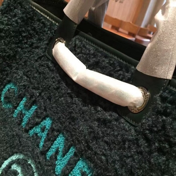 Chanel Shearling Deauville Maxi Shopping Bag A66942 Green 2018 Collection
