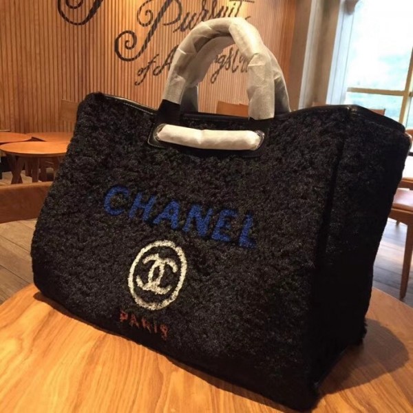 Chanel Shearling Deauville Maxi Shopping Bag A66942 Black 2018 Collection