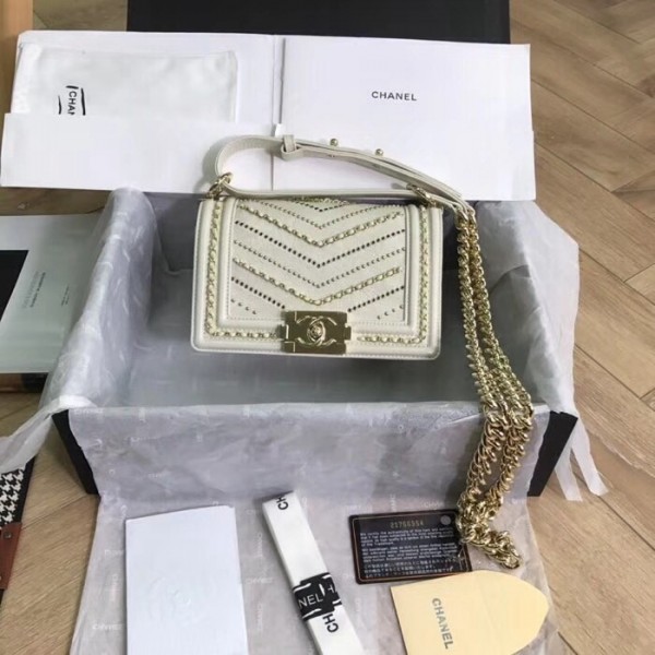 Chanel Crumpled Calfskin Small Boy Chanel Bag A67085 Ivory 2018(Gold-Tone Metal) Collection