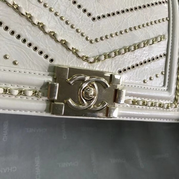 Chanel Crumpled Calfskin Small Boy Chanel Bag A67085 Ivory 2018(Gold-Tone Metal) Collection
