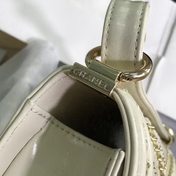 Chanel Crumpled Calfskin Small Boy Chanel Bag A67085 Ivory 2018(Gold-Tone Metal) Collection