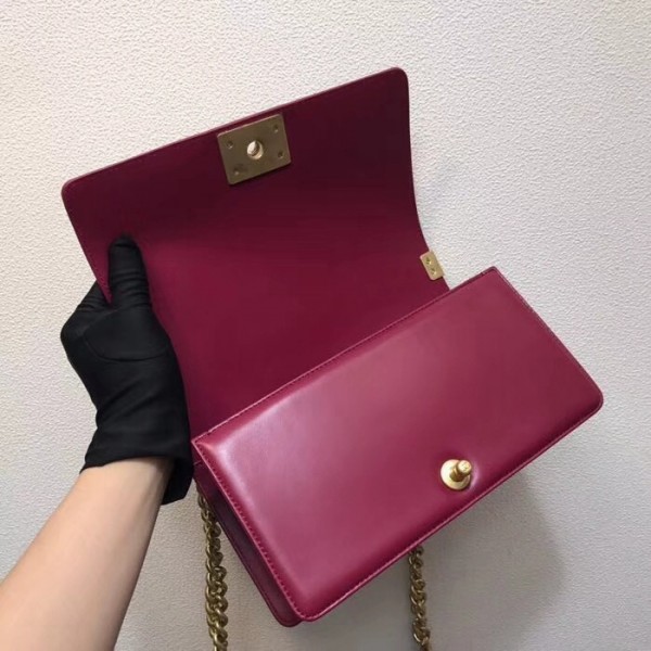 Chanel Boy Orylag Old Medium Flap Bag Burberrygundy 2018 Collection