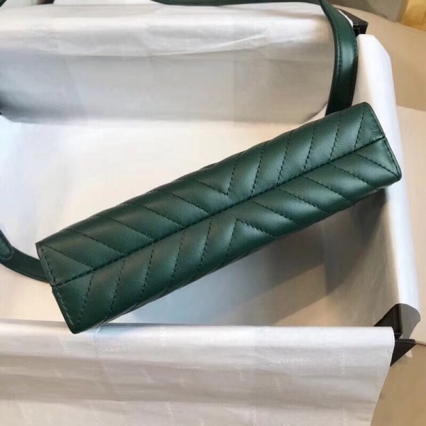 Chanel Chevron Calfskin Reissue Clutch Bag Green F/W 2018 Collection