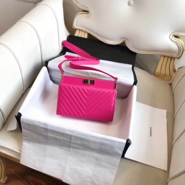Chanel Chevron Calfskin Reissue Clutch Bag Rosy F/W 2018 Collection