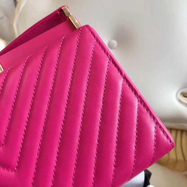 Chanel Chevron Calfskin Reissue Clutch Bag Rosy F/W 2018 Collection