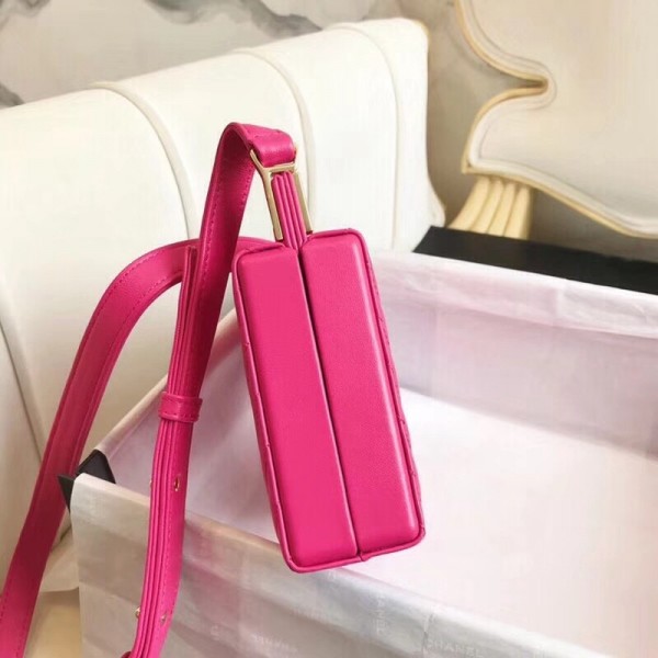 Chanel Chevron Calfskin Reissue Clutch Bag Rosy F/W 2018 Collection