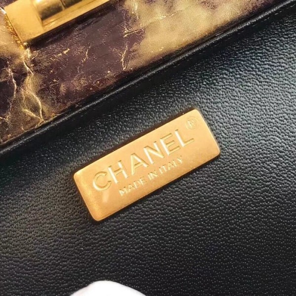 Chanel Gold Metallic Crumpled Calfskin Reissue Clutch Bag F/W 2018 Collection
