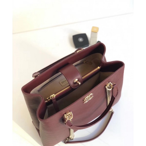 Chanel Coco Chevron Calfskin Large Shopping Bag A57553 Burberrygundy 2018 Collection