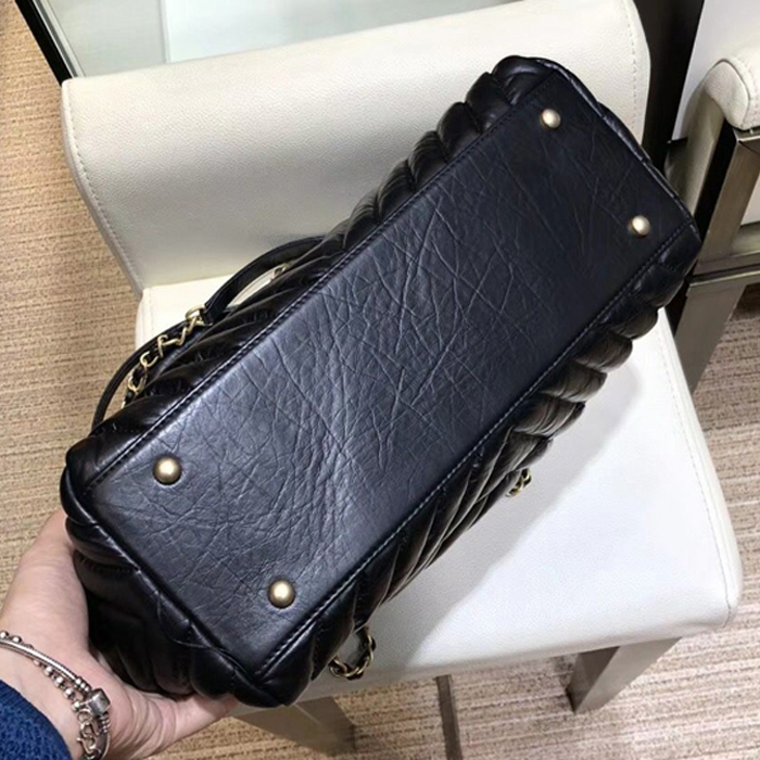 Chanel Chevron Aged Calfskin Large Shopping Bag A57974 Black 2018