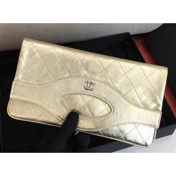 Chanel Metallic Crumpled Goatskin Chanel 31 Pouch Clutch A70521 Gold 2019