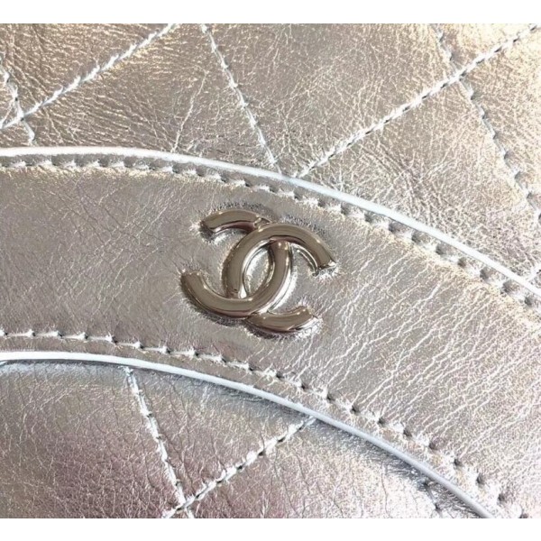 Chanel Metallic Crumpled Goatskin Chanel 31 Pouch Clutch A70520 Silver 2019