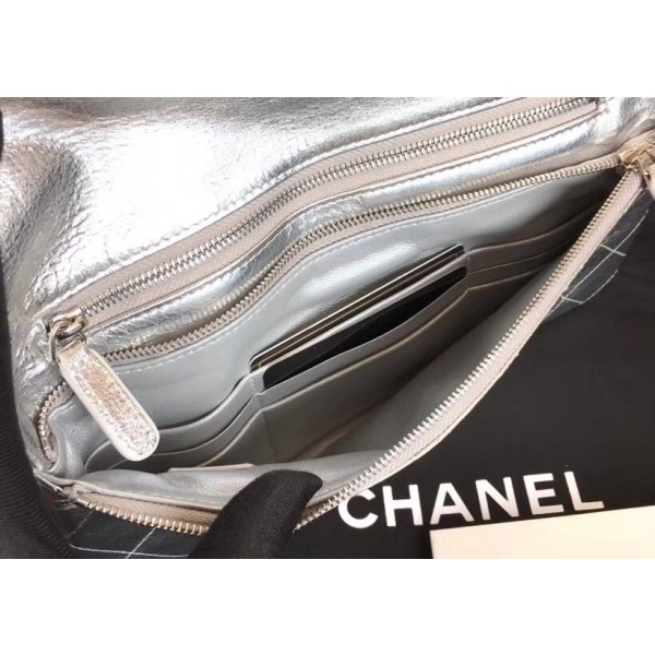 Chanel Metallic Crumpled Goatskin Chanel 31 Pouch Clutch A70520 Silver 2019