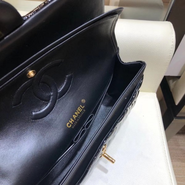 Chanel Classic Flap Medium Bag Black in Patent Leather with Gold Hardware