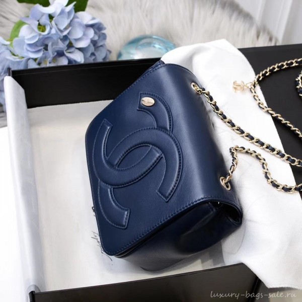 Chanel Lambskin CC Logo Flap Bag AS0321 Navy Blue 2019