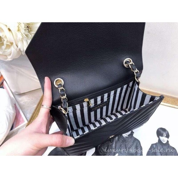Chanel Chevron Medium Flap Bag AS0025 Black 2019