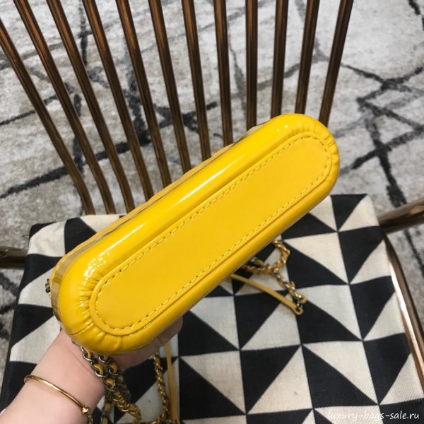 Chanel Gabrielle Clutch on Chain/Mini Bag in Grained Leather A94505 Yellow 2019 Collection