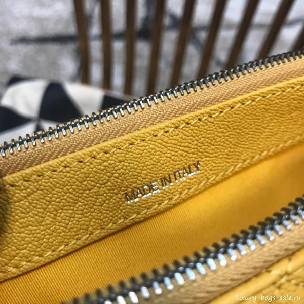Chanel Gabrielle Clutch on Chain/Mini Bag in Grained Leather A94505 Yellow 2019 Collection