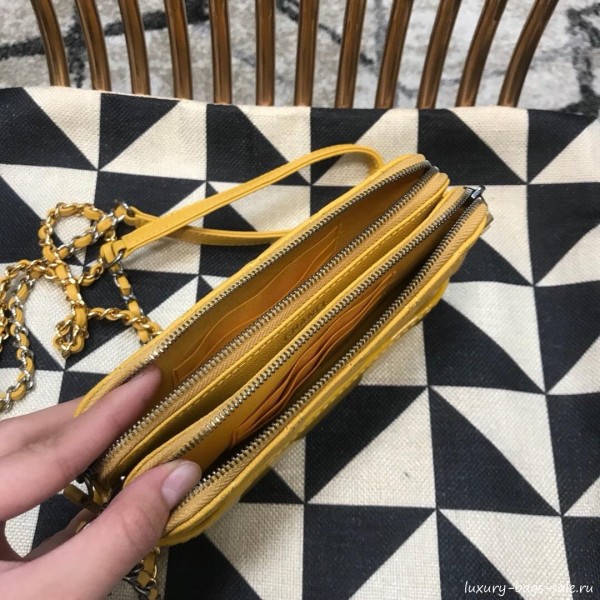 Chanel Gabrielle Clutch on Chain/Mini Bag in Grained Leather A94505 Yellow 2019 Collection